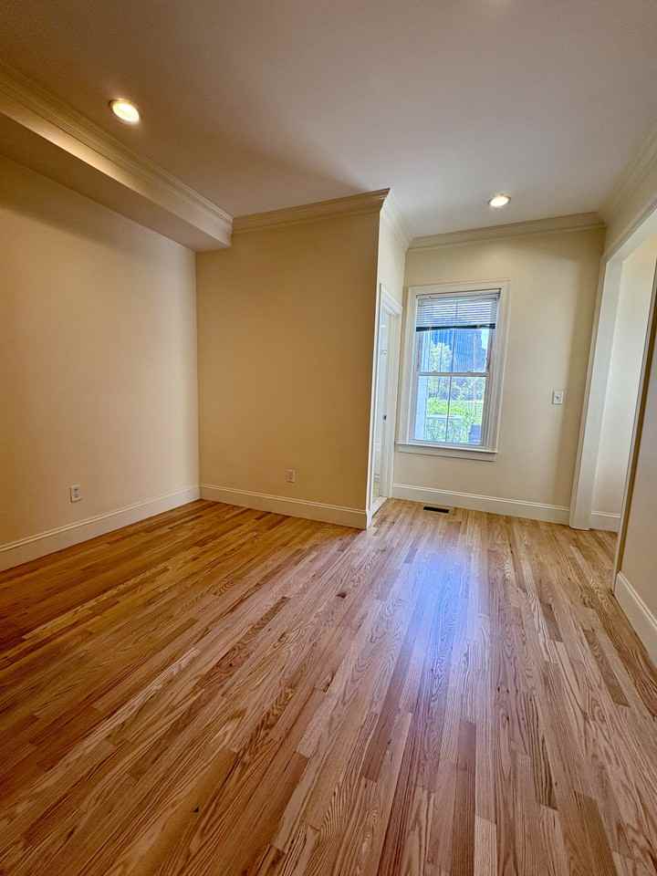 25 Lothrop St #1 - Photo 6 of 13