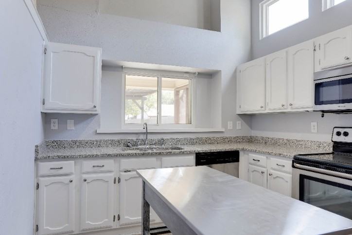 3728 Whitefern Dr - Photo 3 of 20
