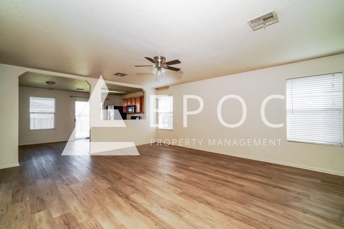 3405 Starfish Dr - Photo 4 of 15