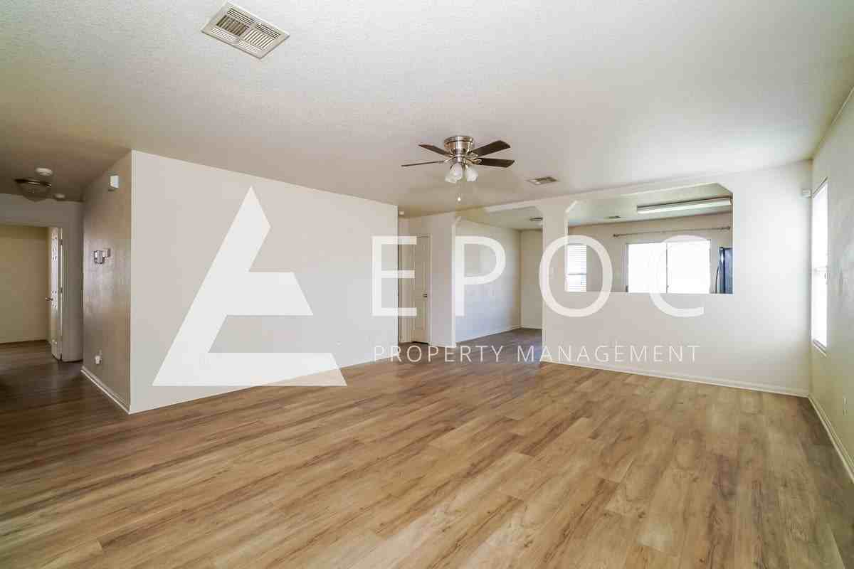 3405 Starfish Dr - Photo 5 of 15