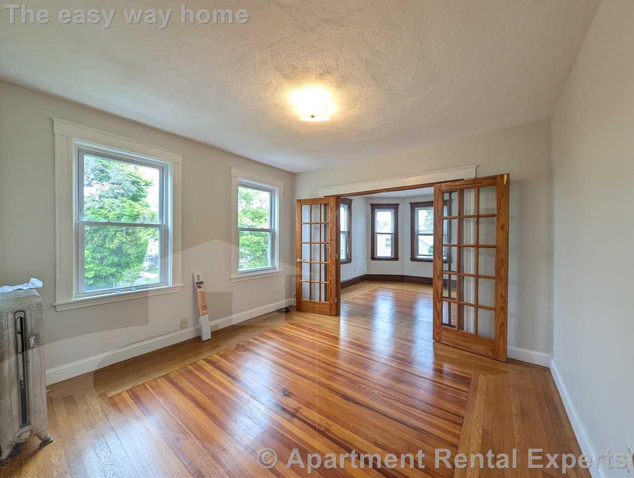 16 Montgomery St #3 - Photo 5 of 19