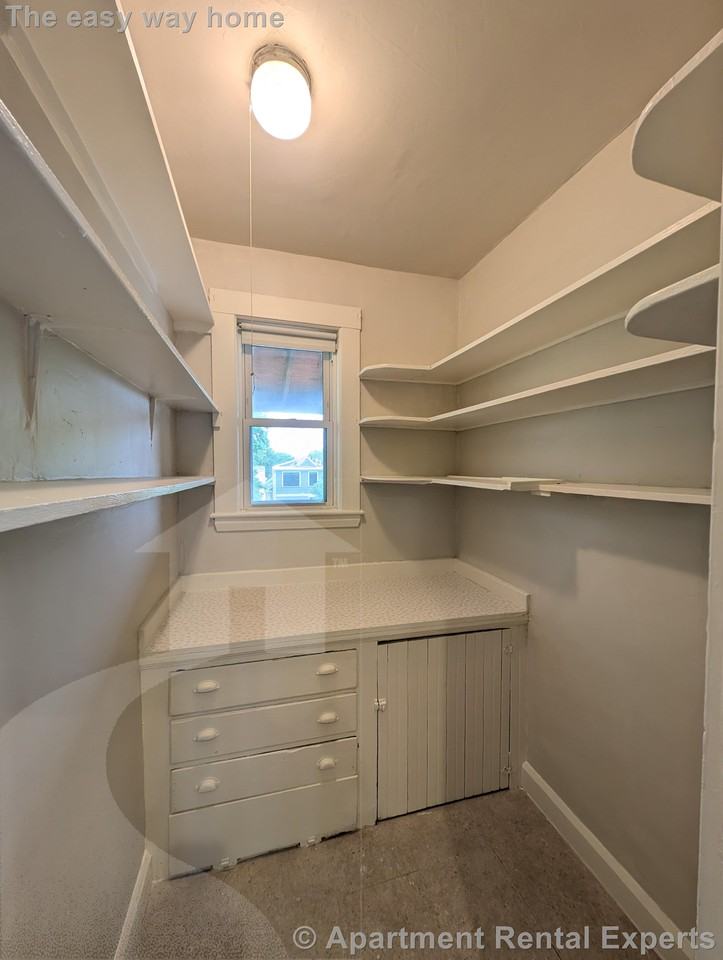 16 Montgomery St #3 - Photo 6 of 19