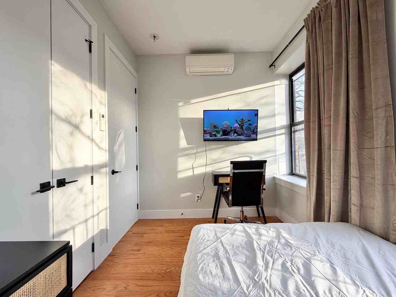 Private Bedroom in 4 Bedroom/1.5 Bathroom Home - Photo 3 of 7