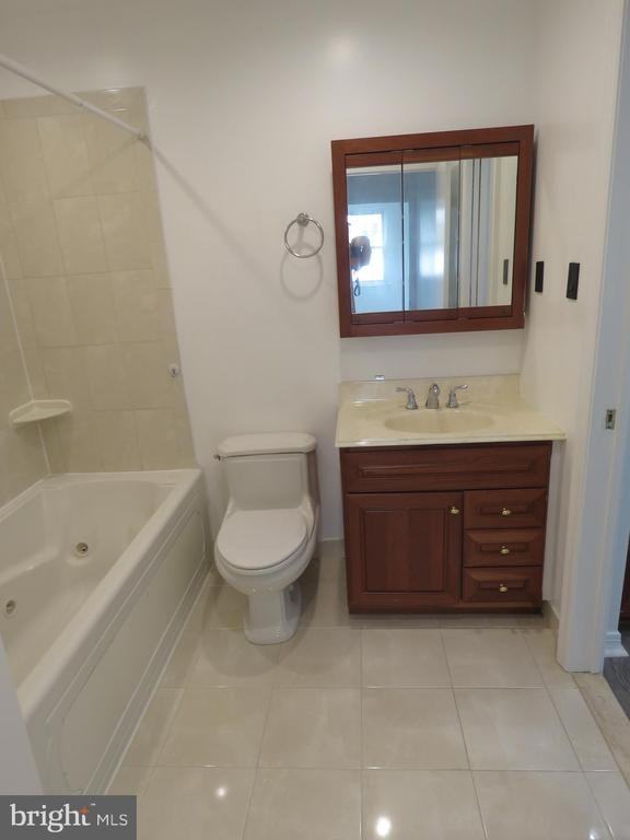 6261 Patrick Henry Ct - Photo 3 of 29