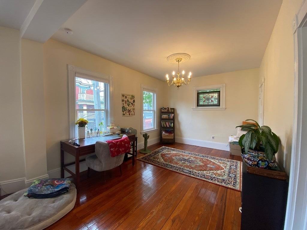 63 Bakersfield St - Photo 3 of 27