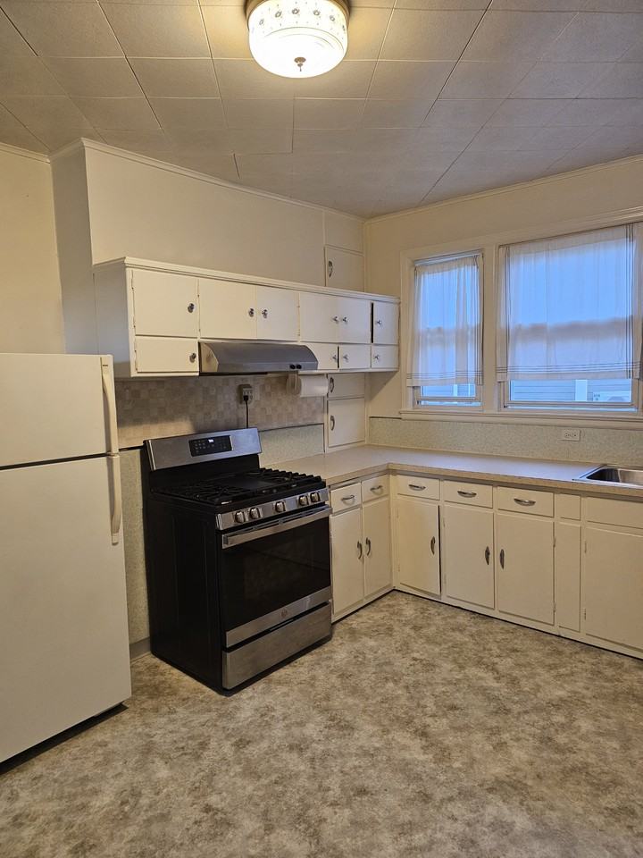 406 Boulevard - Photo 5 of 10