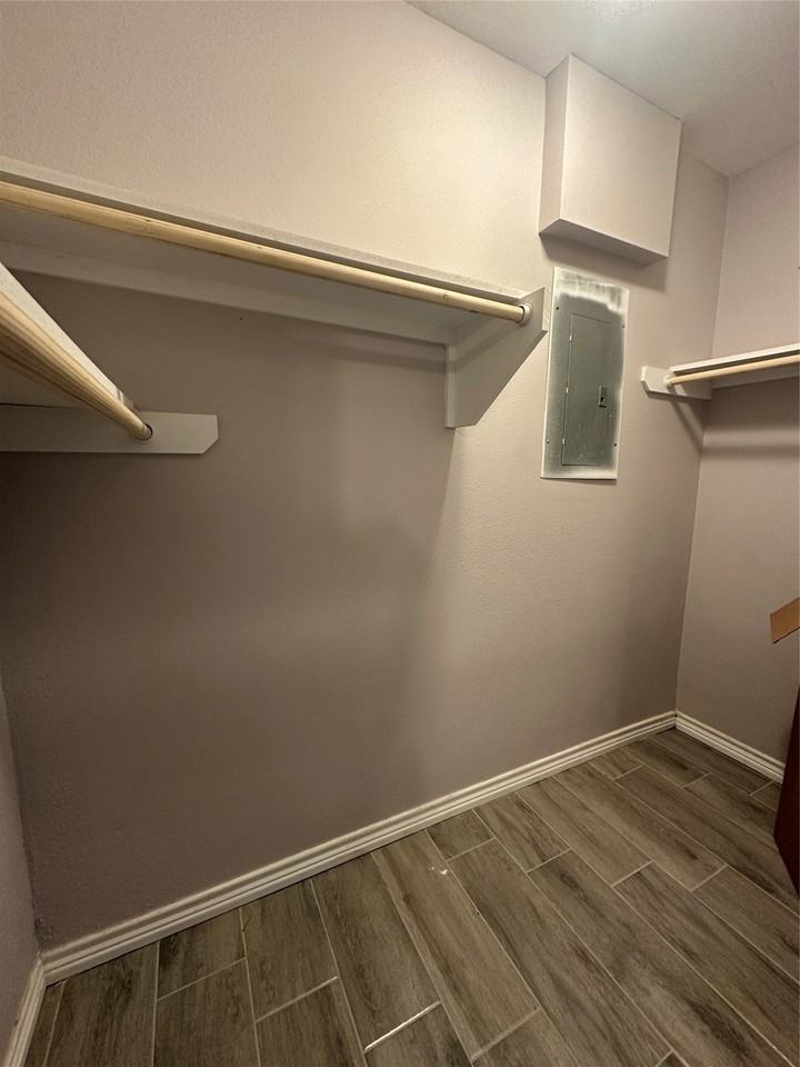 7307 Avenue O - Photo 5 of 10