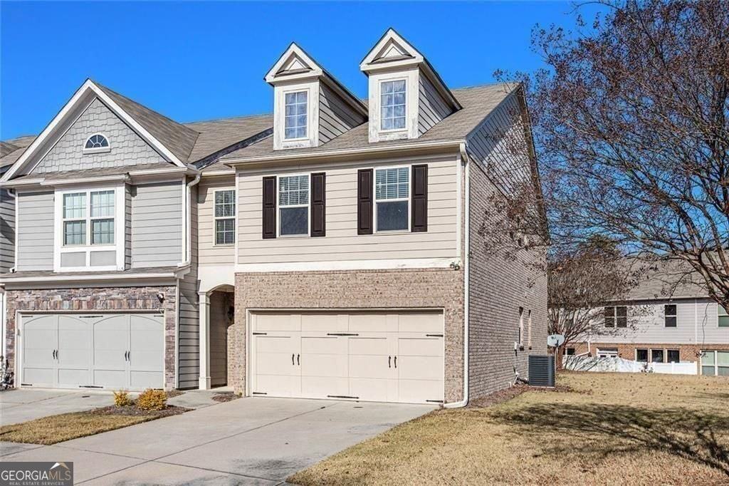 2426 Bellyard Dr - Photo 2 of 25