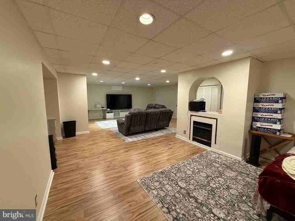 32 Marion Dr - Photo 2 of 6