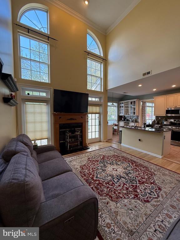 32 Marion Dr - Photo 3 of 6