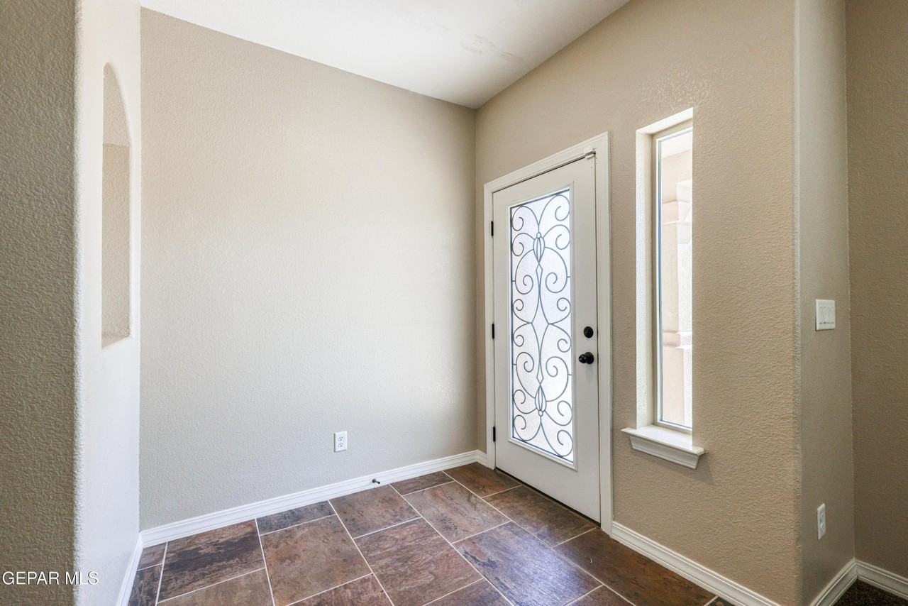 5525 Valley Cedar Dr - Photo 6 of 50