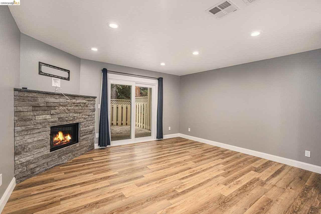 358 Eastgate Ln - Photo 5 of 22