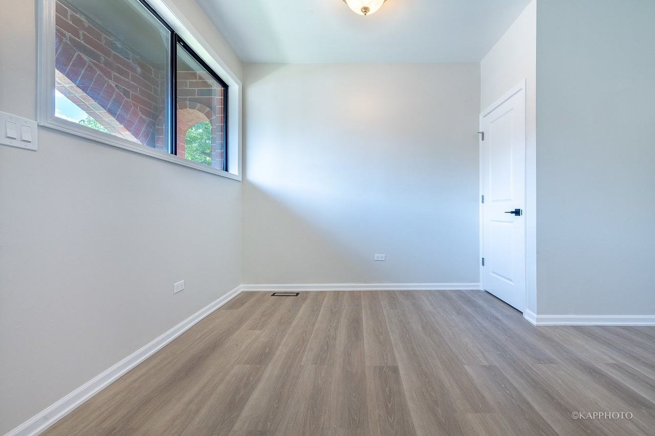 901 S Racine Ave ##C - Photo 3 of 39