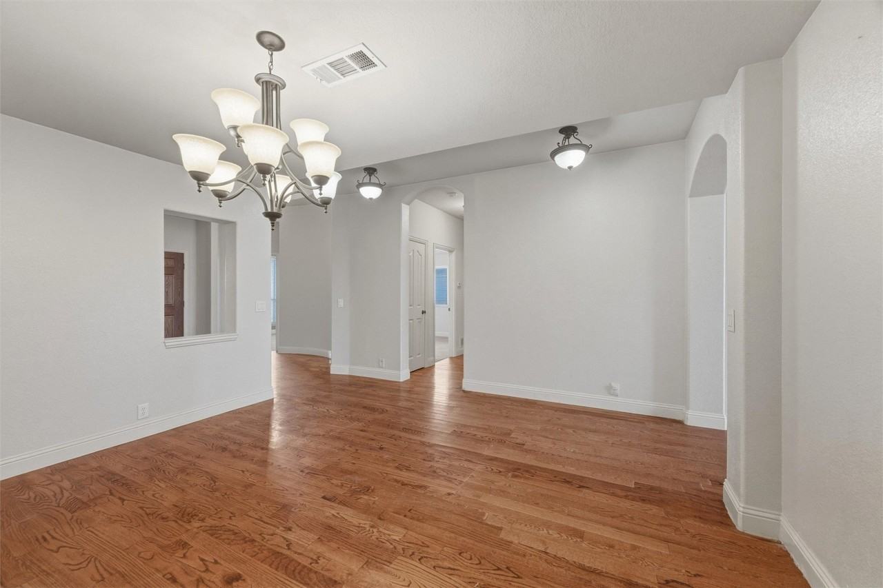 1310 Hearthstone Dr - Photo 6 of 31