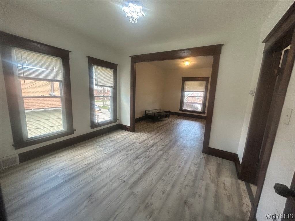 138 Austin St - Photo 4 of 12