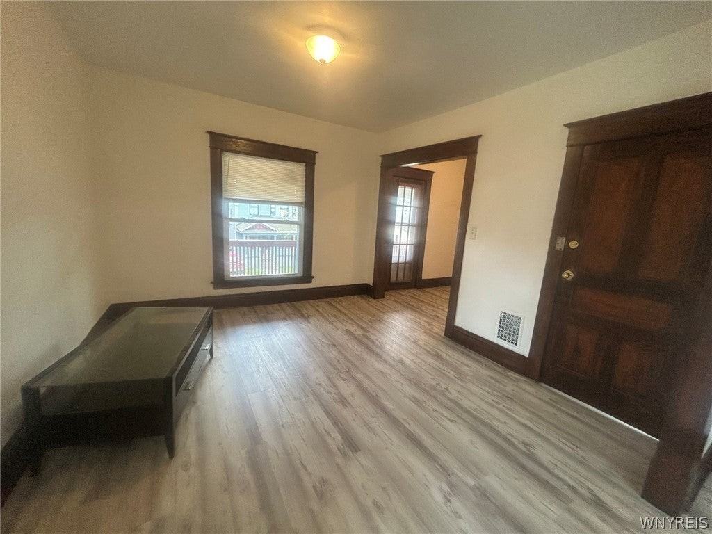 138 Austin St - Photo 5 of 12