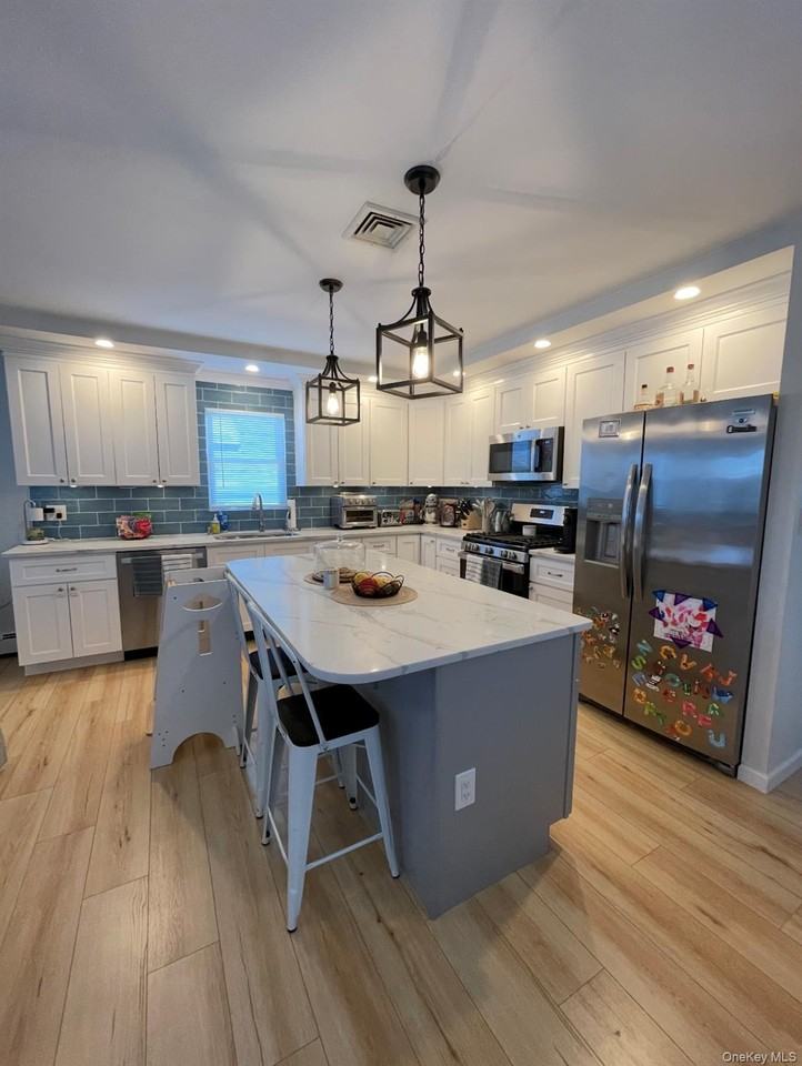 512 E Penn St - Photo 4 of 10