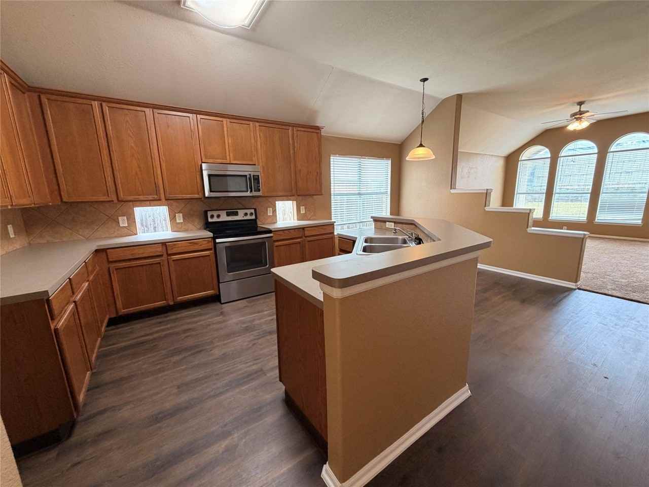 618 Rosarita Rd - Photo 4 of 19