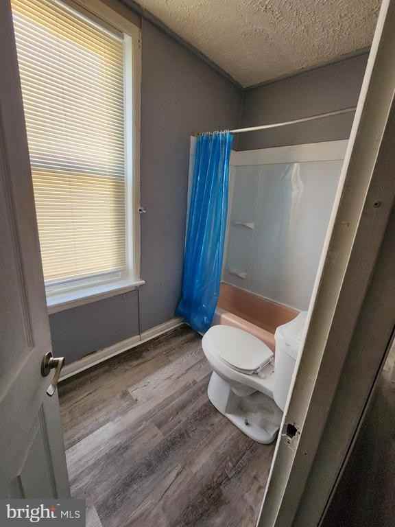 916 N 6th St - Photo 4 of 7