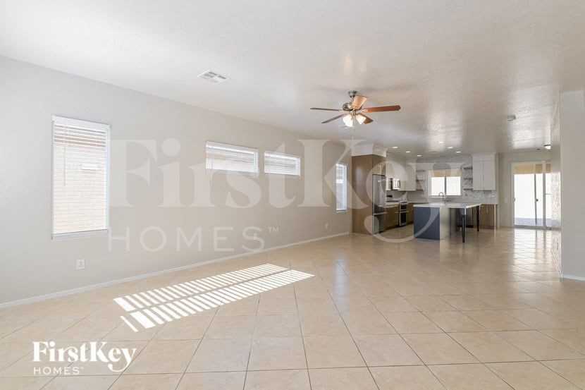 2580 Lockerbie St - Photo 5 of 15
