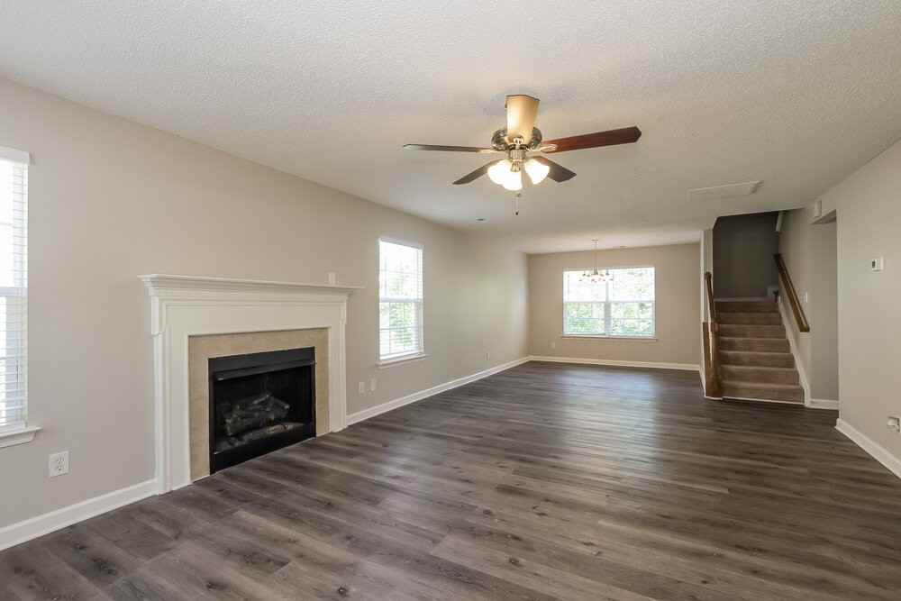 2127 Pleasant Dale Dr - Photo 4 of 17