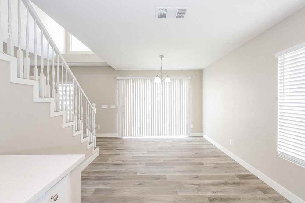 3372 Epson St - Photo 7 of 17