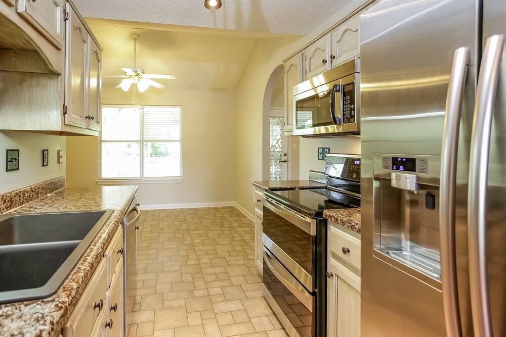 6399 Sandbourne W - Photo 5 of 15