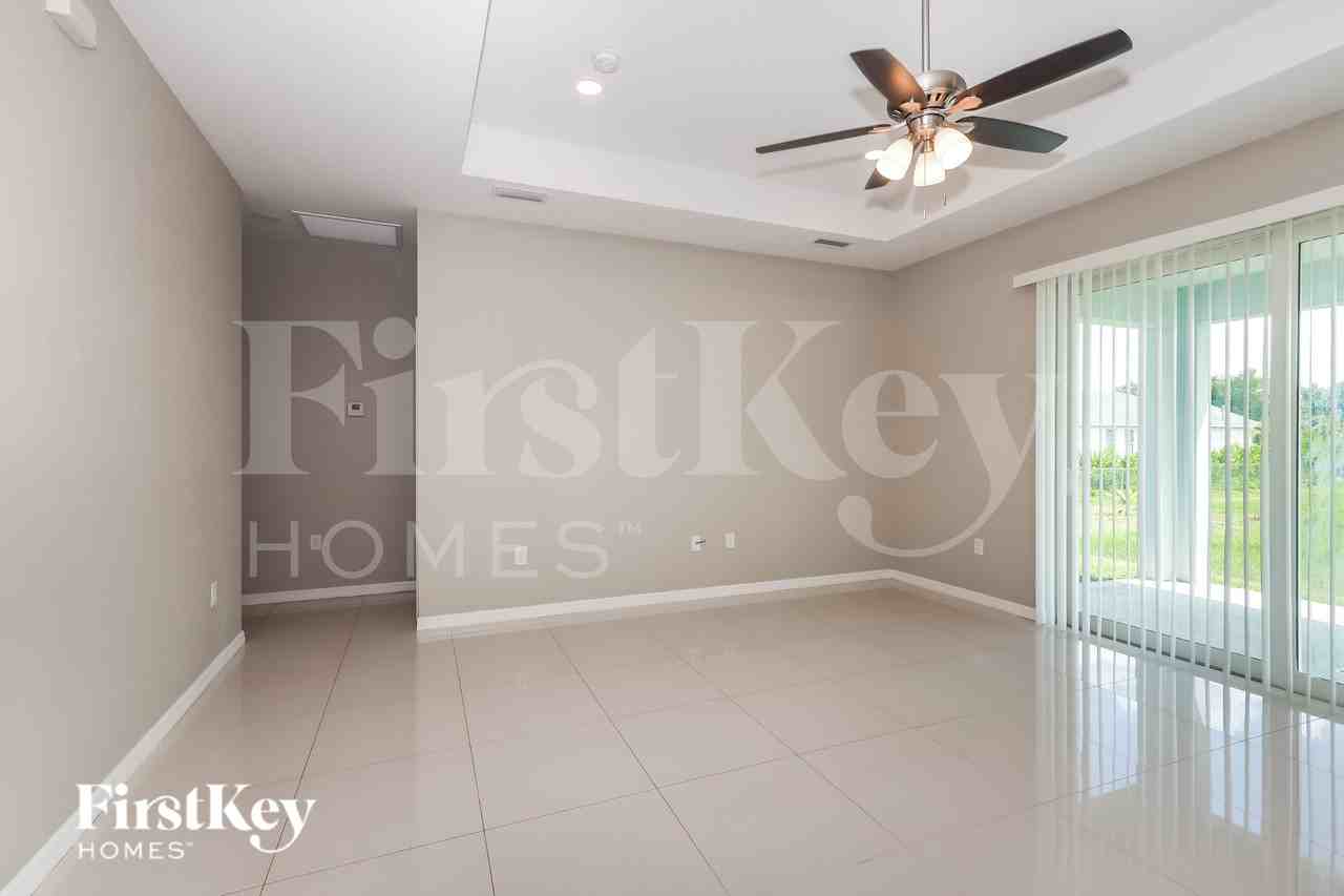 2018 Xelda Ave N - Photo 2 of 16