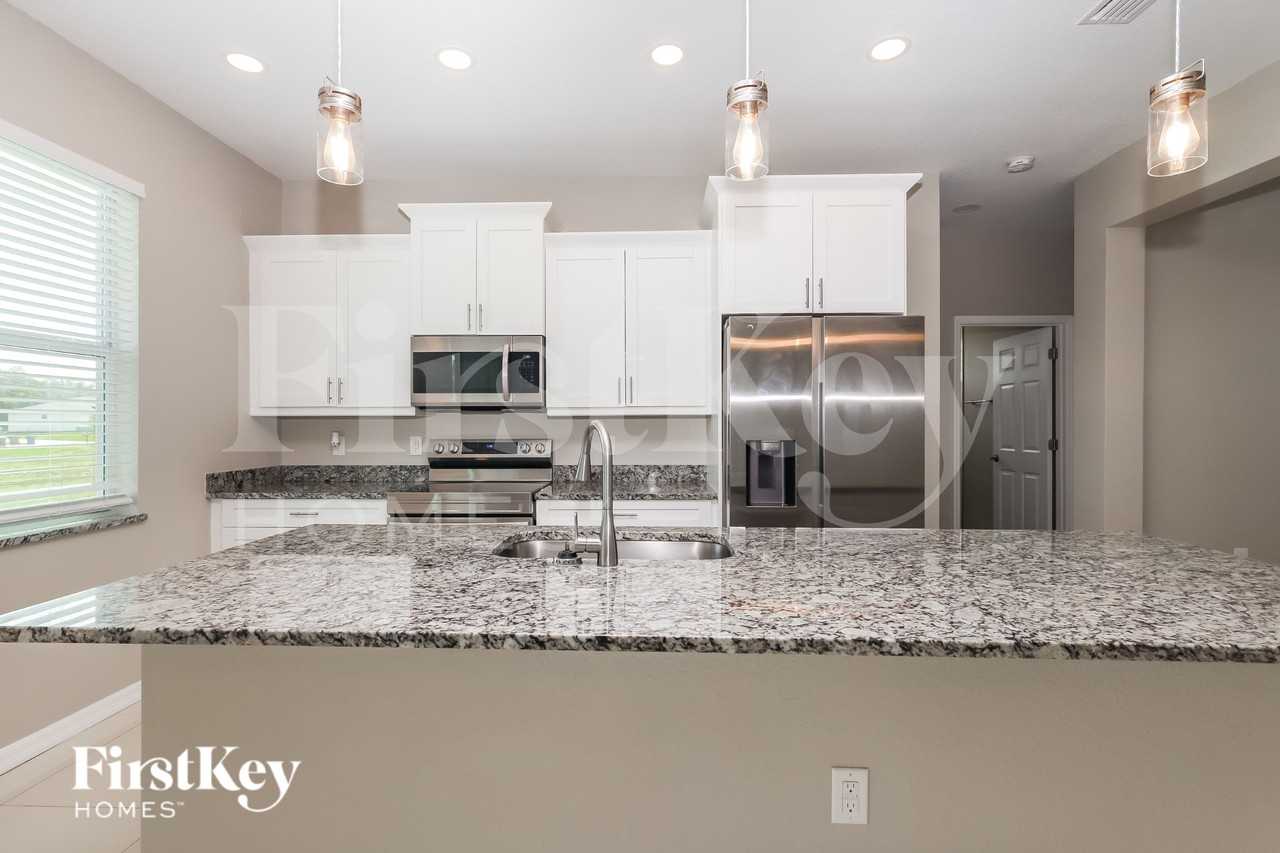 2018 Xelda Ave N - Photo 4 of 16