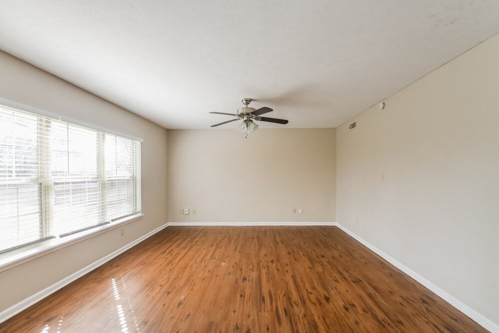 5805 Tanager Ln - Photo 5 of 17