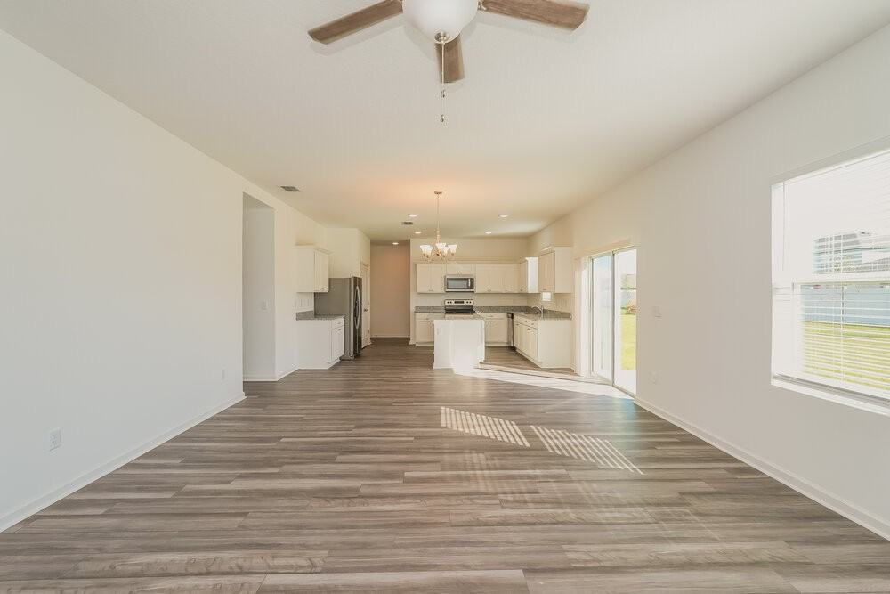 415 Barrier Reef St - Photo 4 of 17