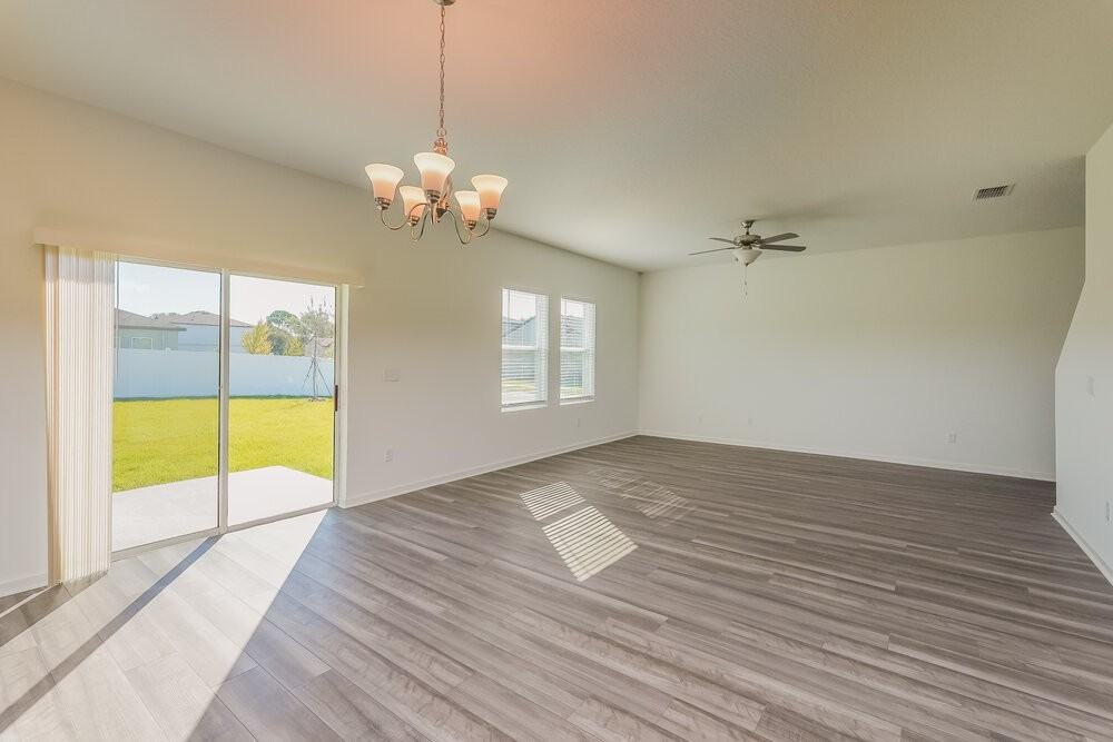 415 Barrier Reef St - Photo 5 of 17
