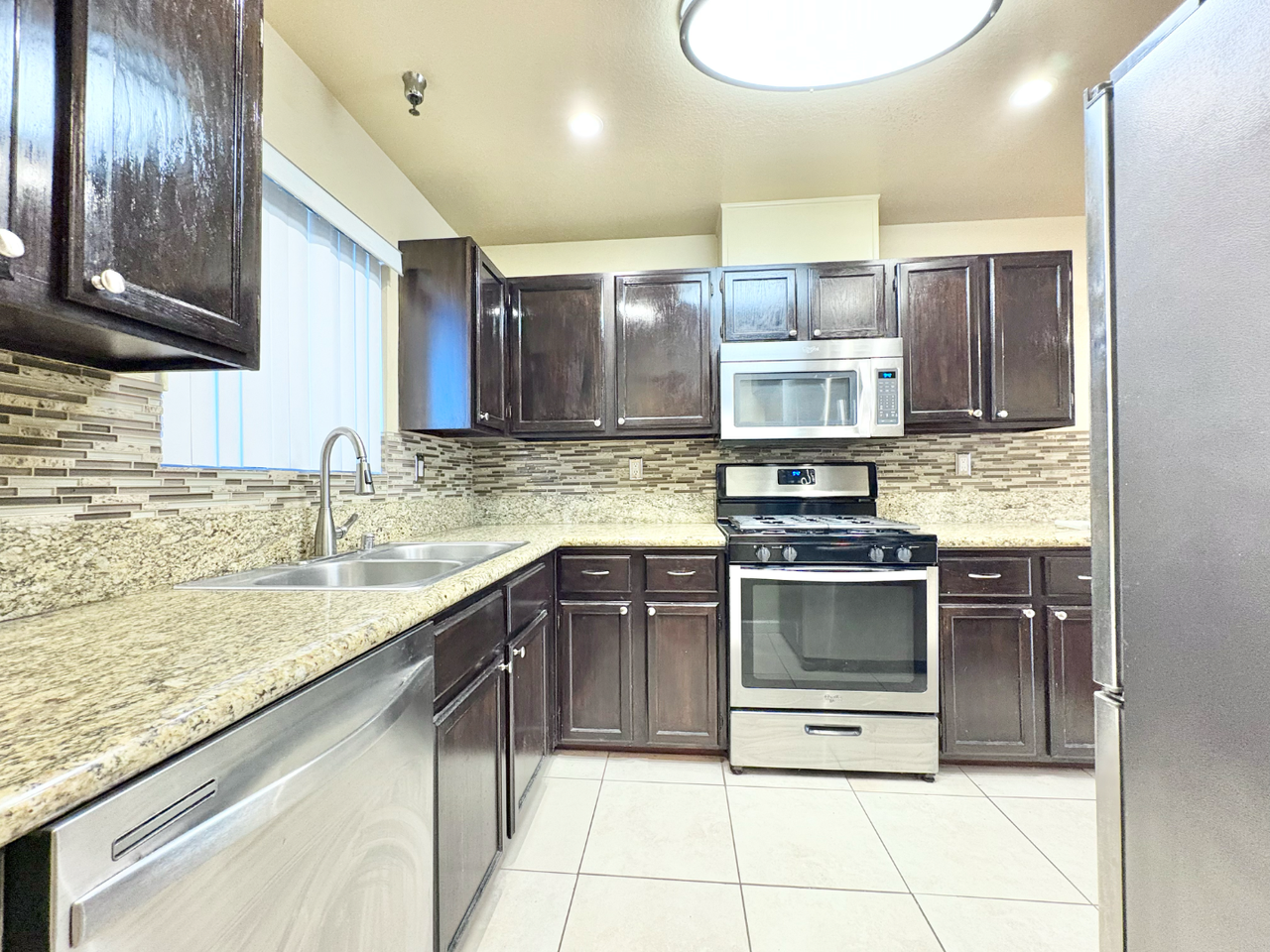 14540 Burbank Blvd #2 - Photo 3 of 11