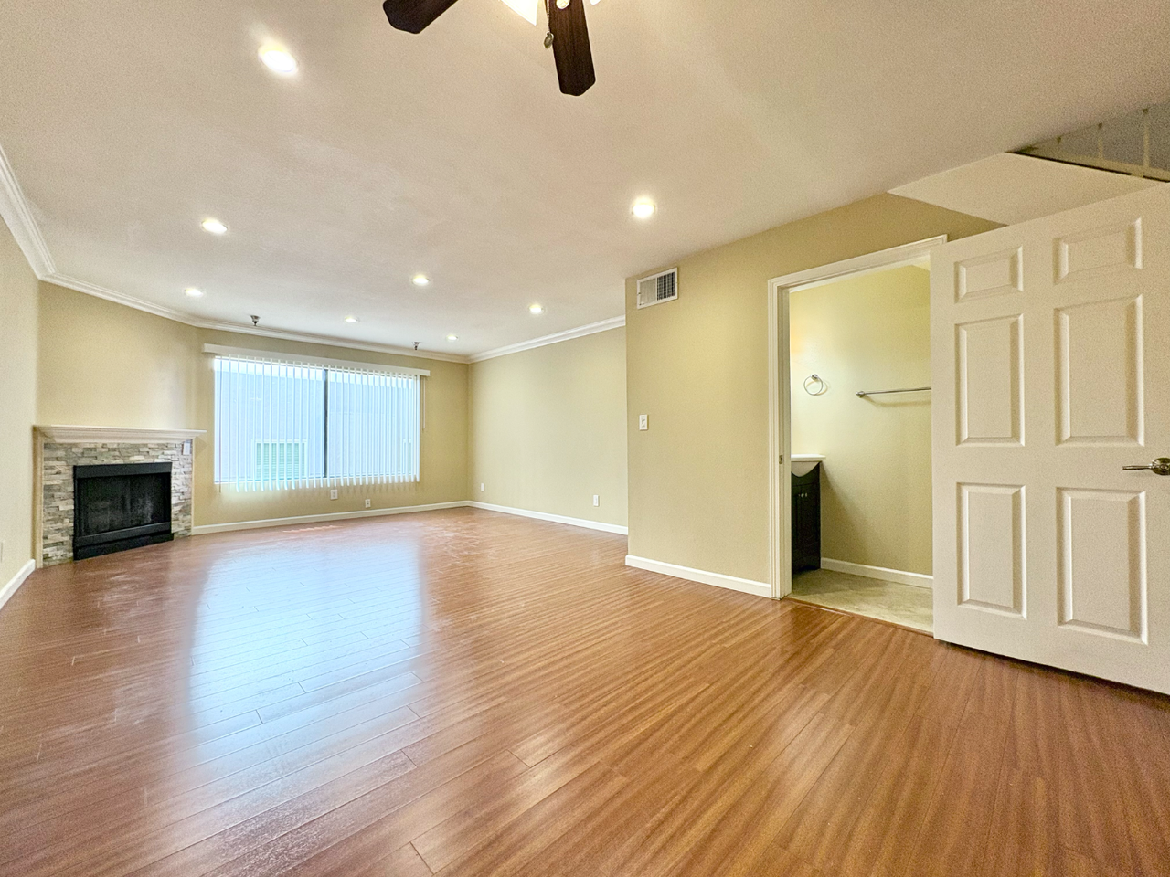 14540 Burbank Blvd #2 - Photo 5 of 11