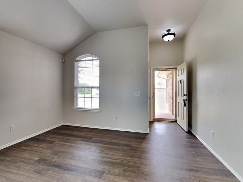 2165 Robin Ridge Ln - Photo 2 of 18