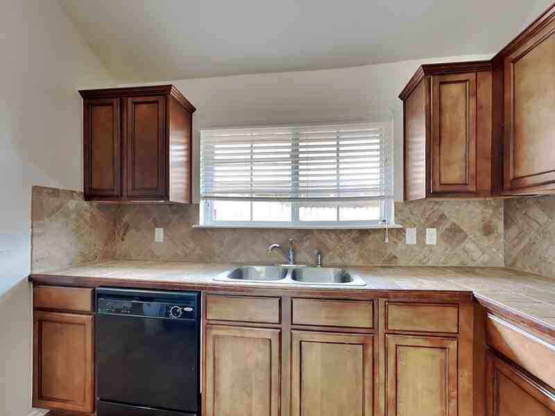 2165 Robin Ridge Ln - Photo 3 of 18