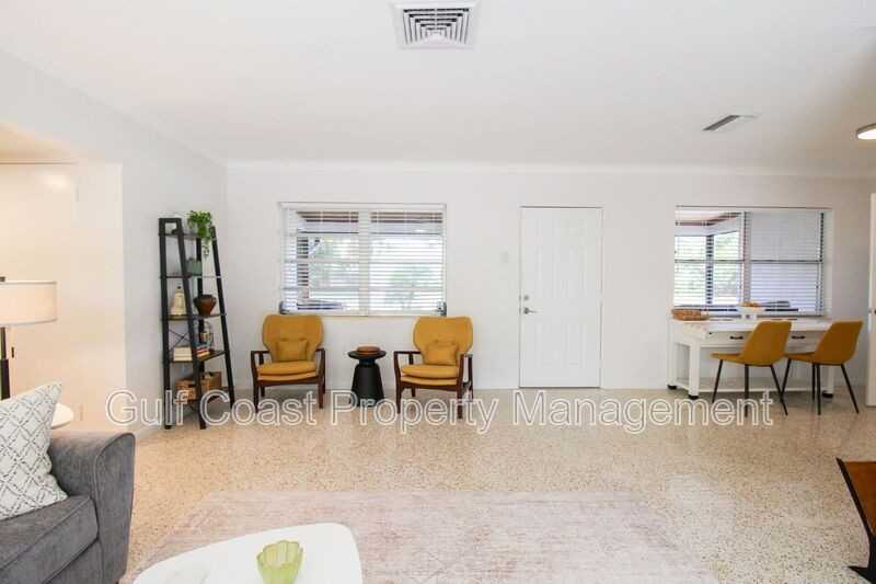 671 47th St - Photo 7 of 34