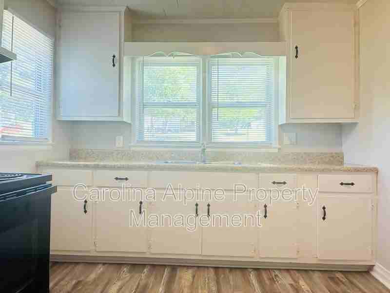 313 E Gibbs St - Photo 4 of 16