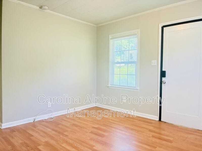 313 E Gibbs St - Photo 7 of 16