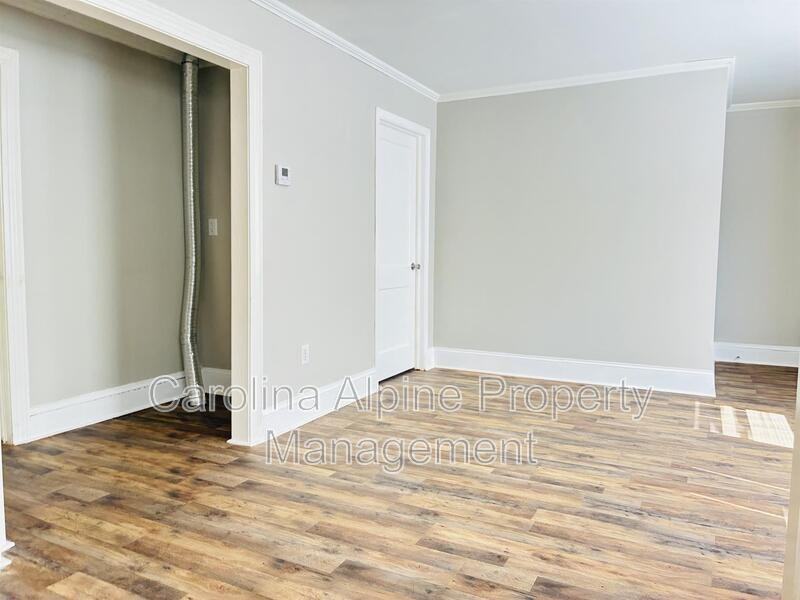 1030 Caldwell St - Photo 6 of 21