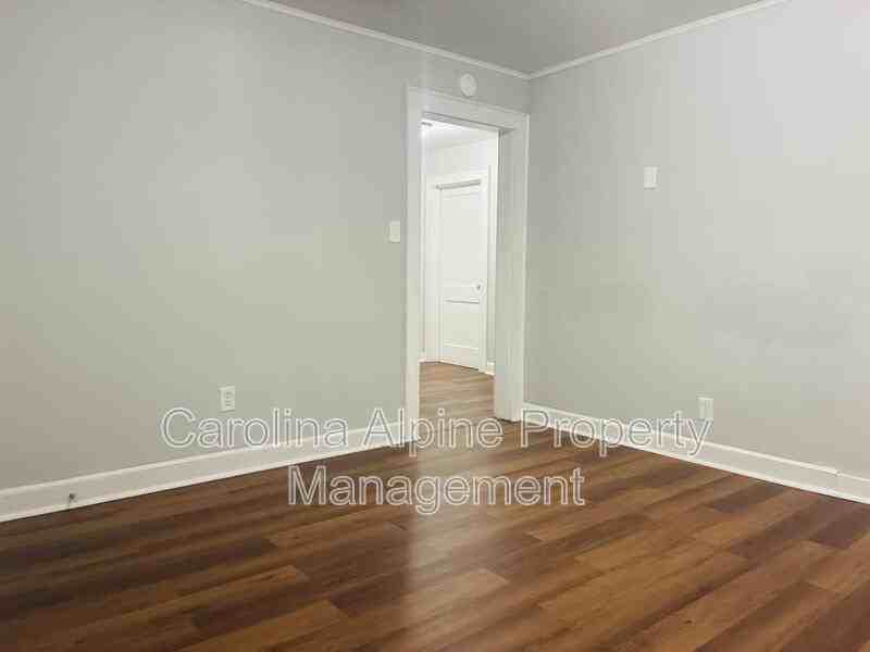 604 Park Ave - Photo 7 of 22