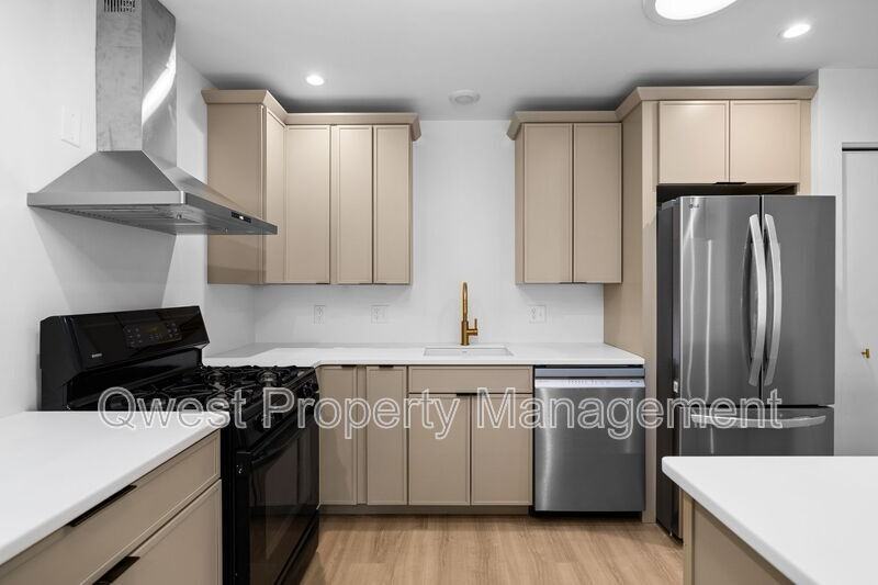 3477 Blackwood Dr - Photo 3 of 11