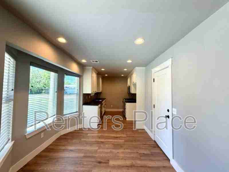 1939 W Pittsburg Pl - Photo 4 of 16