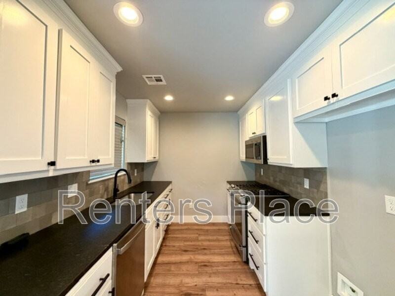 1939 W Pittsburg Pl - Photo 5 of 16