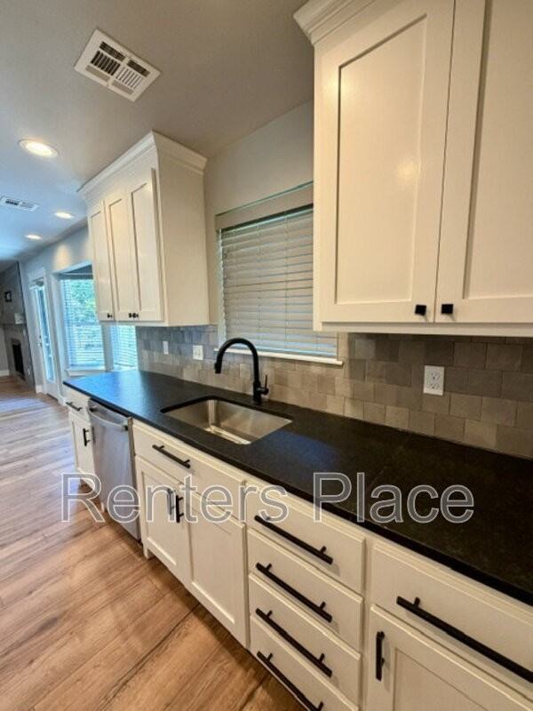 1939 W Pittsburg Pl - Photo 6 of 16
