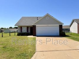 featured image of 2102 Greenbrier Ct
