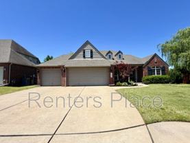 3004 S Tamarack Ave - Photo 1 of 1