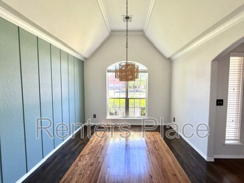 3004 S Tamarack Ave - Photo 2 of 25