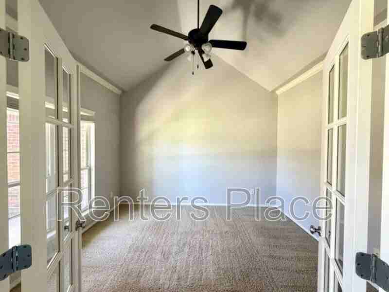 3004 S Tamarack Ave - Photo 4 of 25