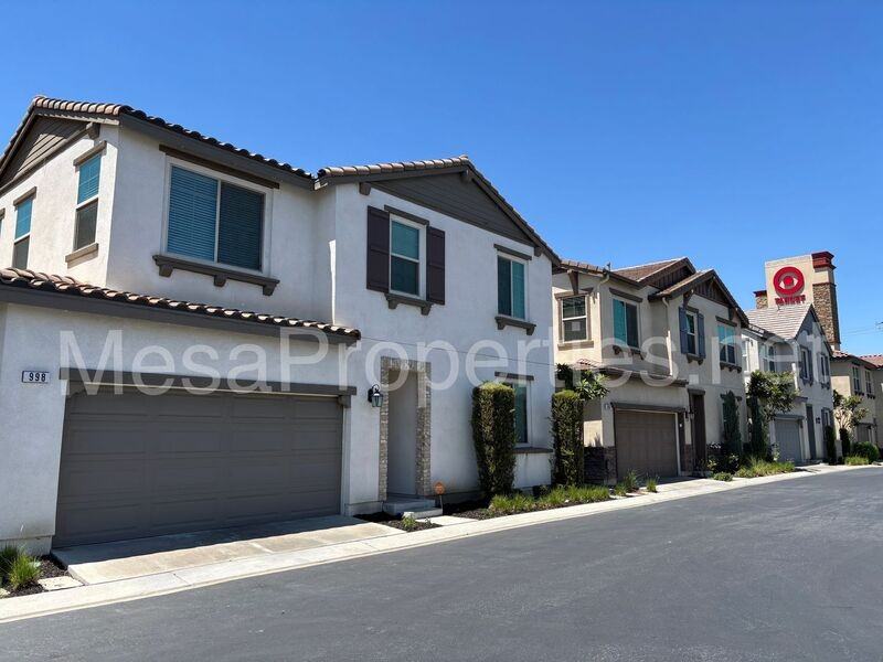 998 Rodeo Rd - Photo 4 of 24